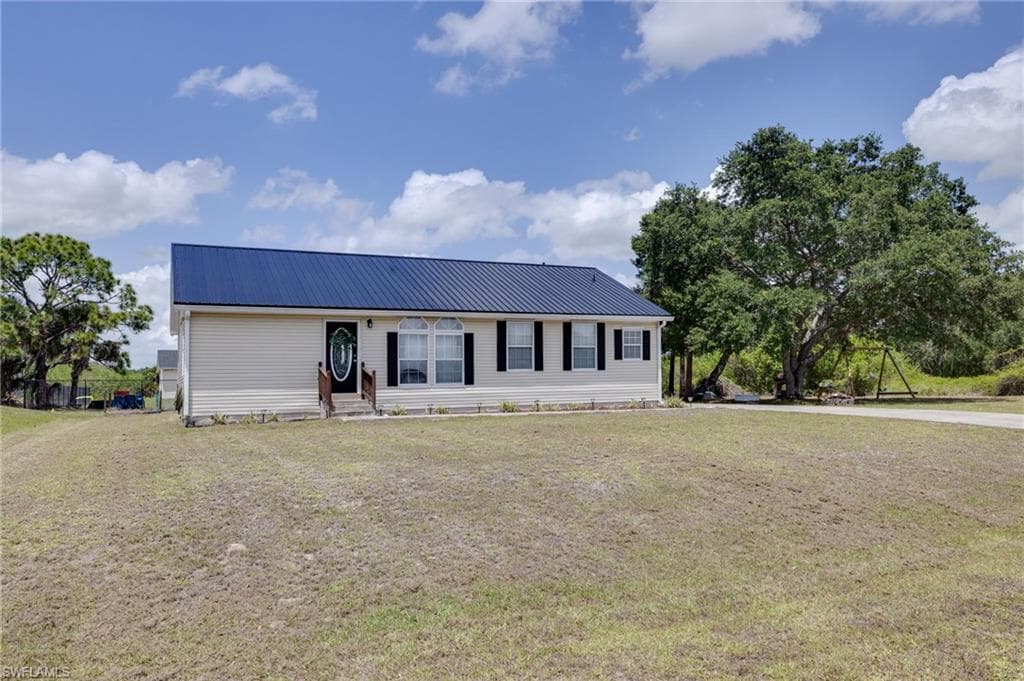2040 S Montana CIR LABELLE, FL 33935