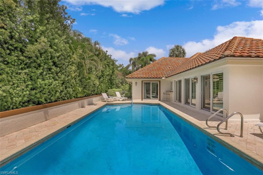 655 Galleon DR NAPLES, FL 34102