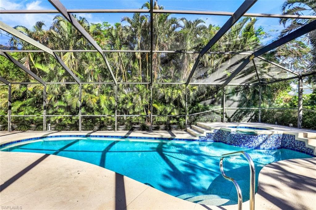 739 7th AVE N NAPLES, FL 34102