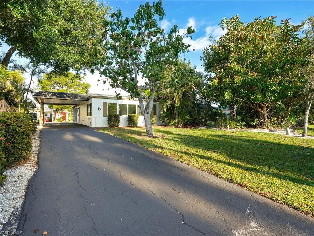 16 Kings RD A16 NAPLES, FL 34112