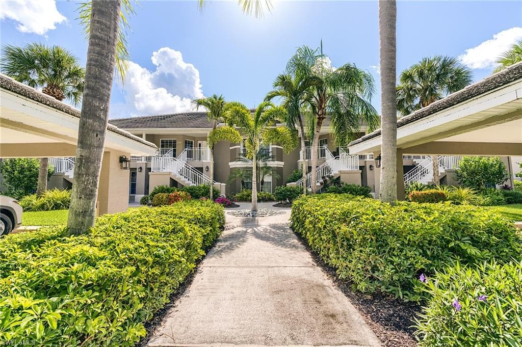 1940 Willow Bend CIR 202 NAPLES, FL 34109