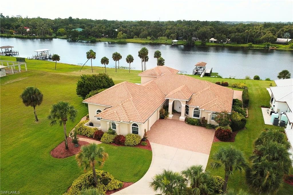 2504 Caloosa Shores DR LABELLE, FL 33935