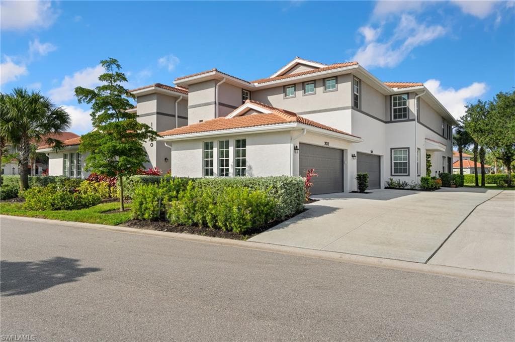 12050 Santaluz DR 202 FORT MYERS, FL 33913