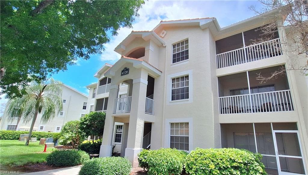 4720 Saint Croix LN 118 NAPLES, FL 34109