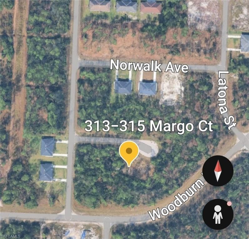 313-315 Margo CT LEHIGH ACRES, FL 33972