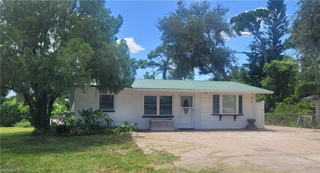 20710 Sandy LN ESTERO, FL 33928