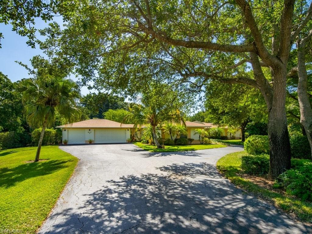 610 West ST NAPLES, FL 34108