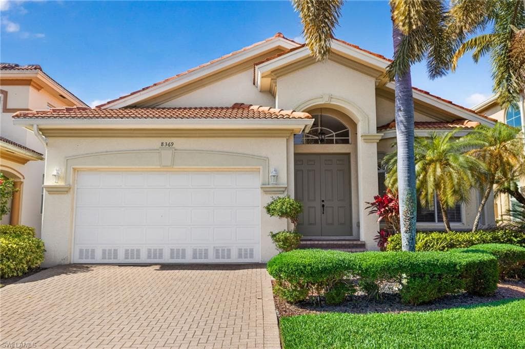 8369 Sumner AVE FORT MYERS, FL 33908