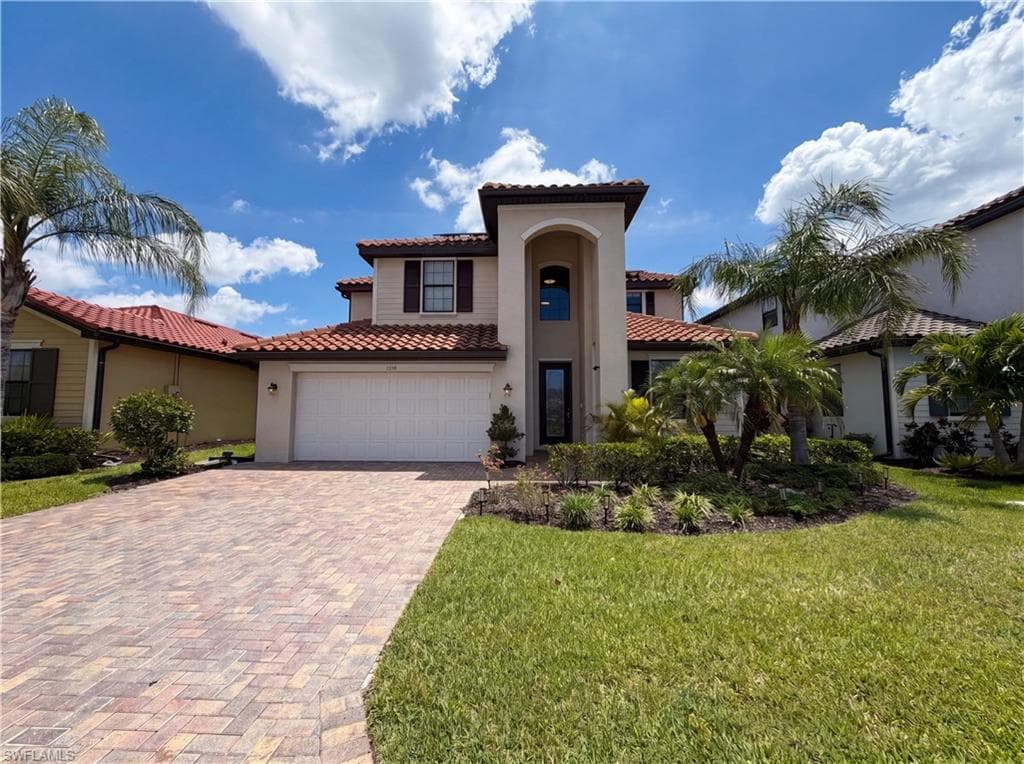 1588 Vizcaya LN NAPLES, FL 34113