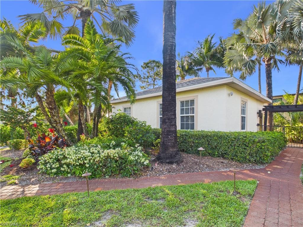 6072 Polly AVE NAPLES, FL 34112