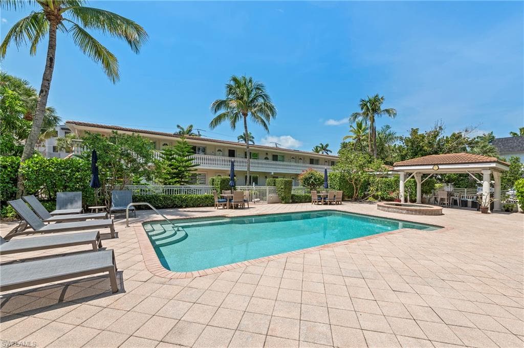 950 7th AVE S 23 NAPLES, FL 34102