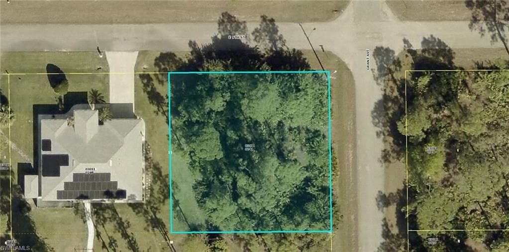3306 E 9th ST LEHIGH ACRES, FL 33972