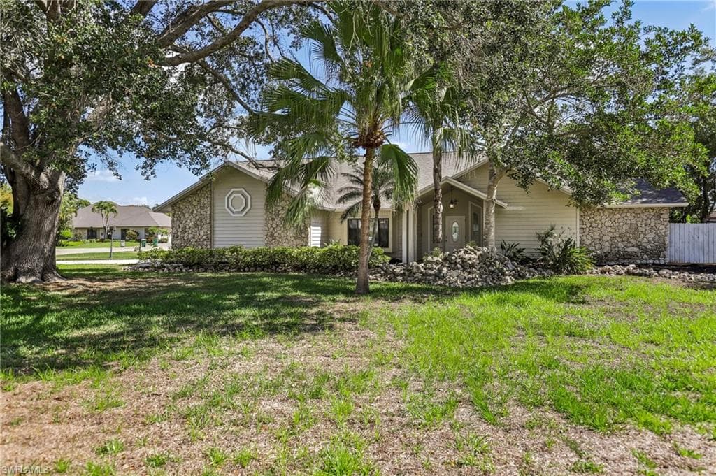 1937 Princess CT NAPLES, FL 34110