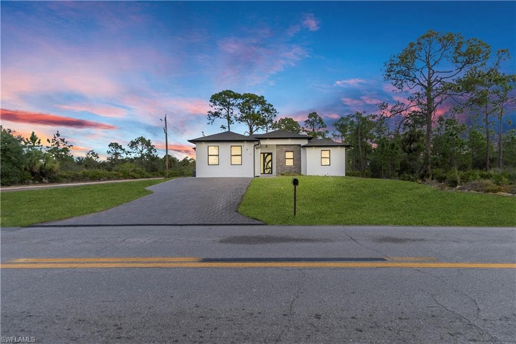 301 E 17th ST LEHIGH ACRES, FL 33972