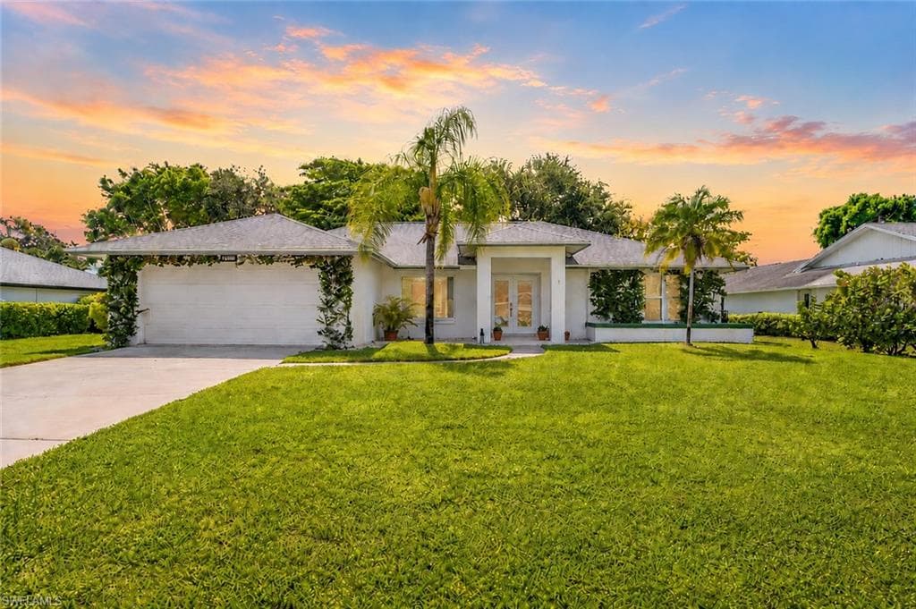 162 Westwood DR NAPLES, FL 34110