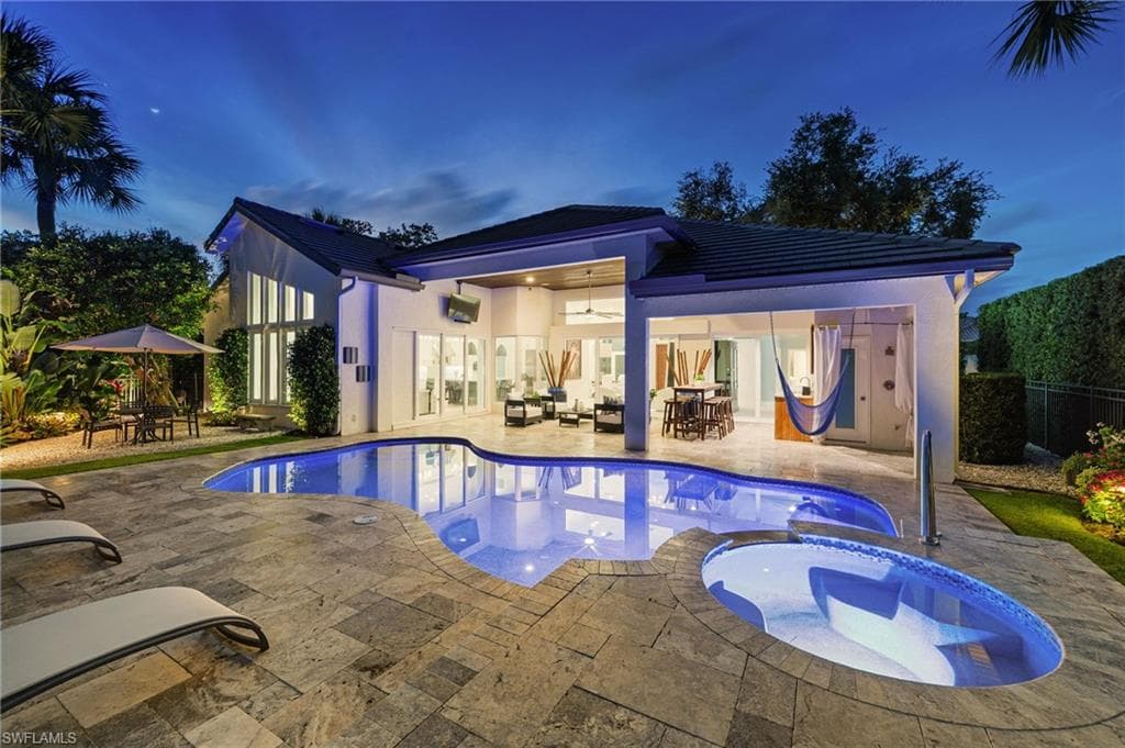 240 Silverado DR NAPLES, FL 34119
