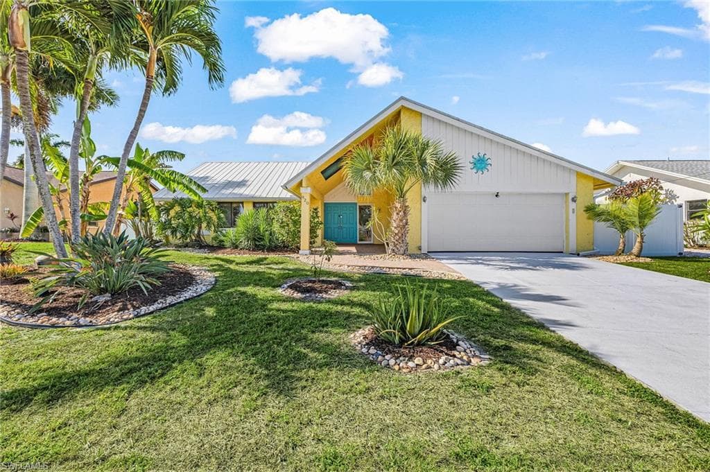 920 SE 33rd ST CAPE CORAL, FL 33904