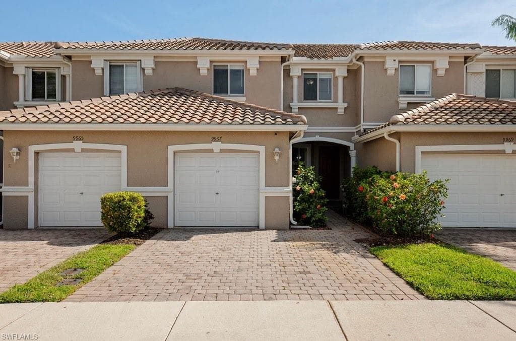 9967 Chiana CIR FORT MYERS, FL 33905