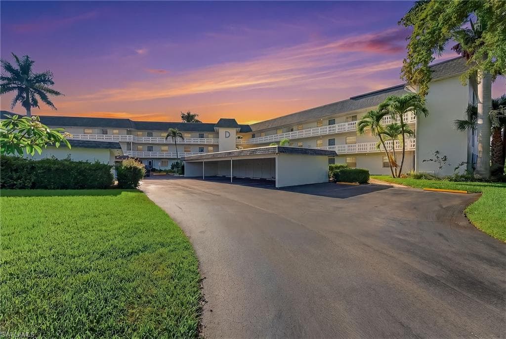 315 Saint Andrews BLVD D5 NAPLES, FL 34113