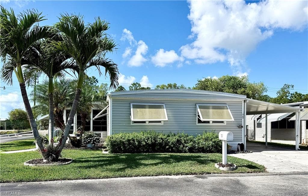 22 Turquoise AVE 22T NAPLES, FL 34114
