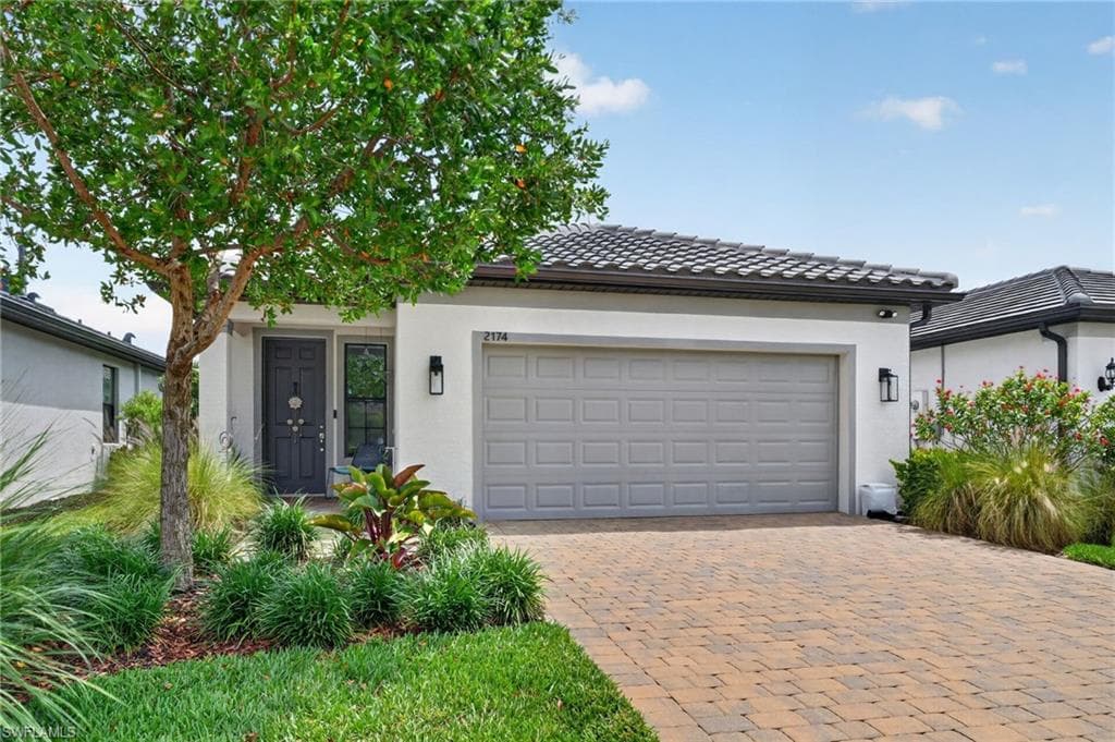 2174 Yellowfin CIR NAPLES, FL 34114