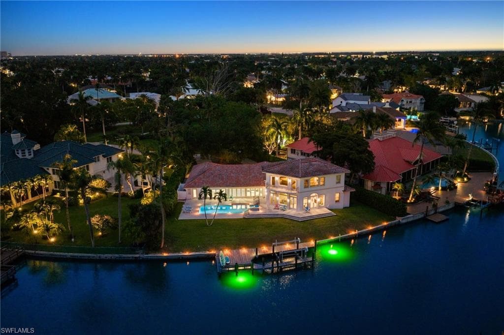350 Bow Line BEND NAPLES, FL 34103
