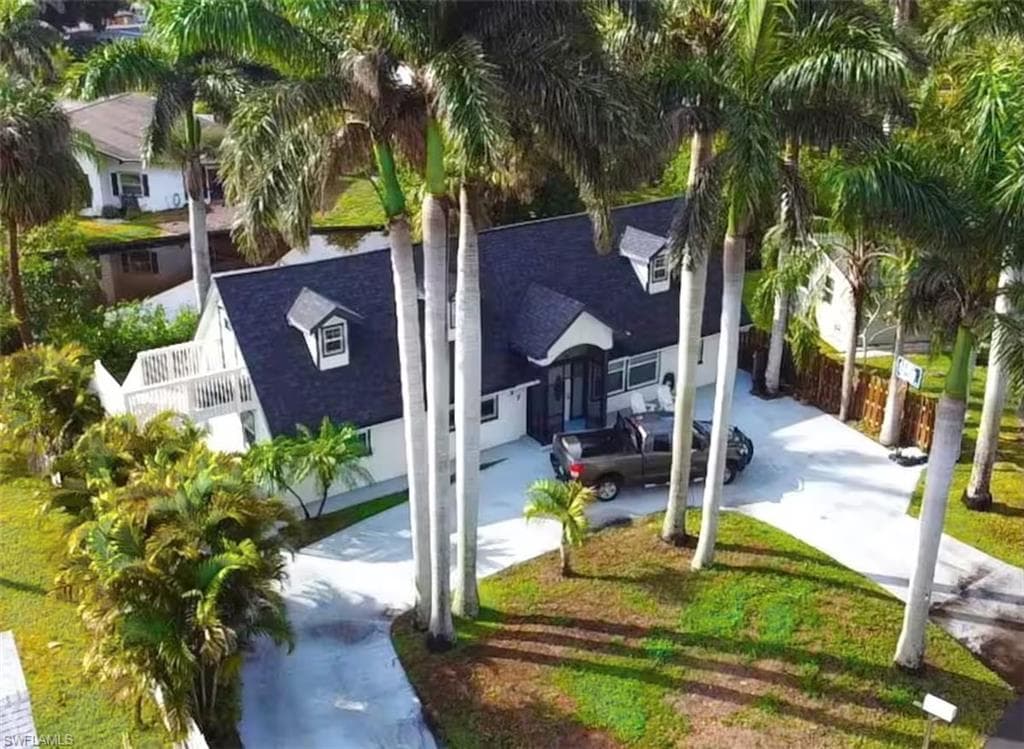 127 Standish CIR NORTH FORT MYERS, FL 33903