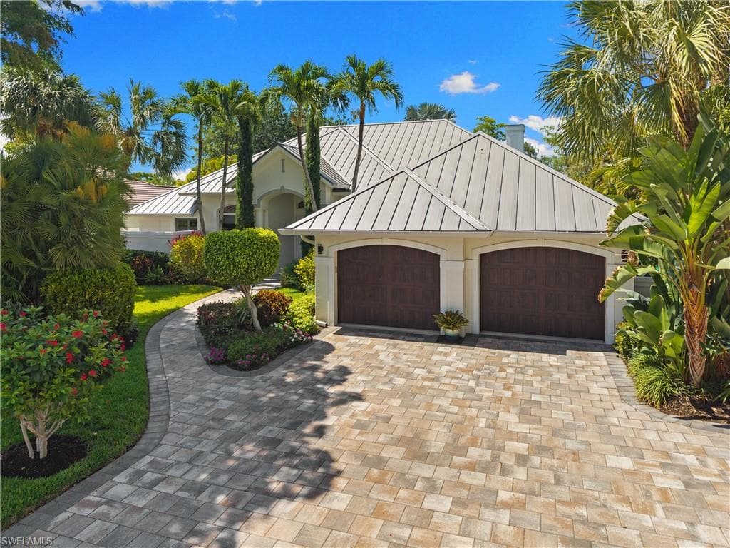 2039 Mission DR NAPLES, FL 34109