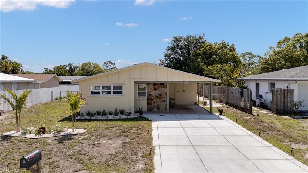 4855 West DR FORT MYERS, FL 33907