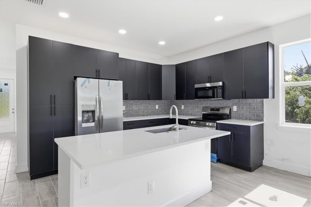 136 Lomas RD ROTONDA WEST, FL 33947