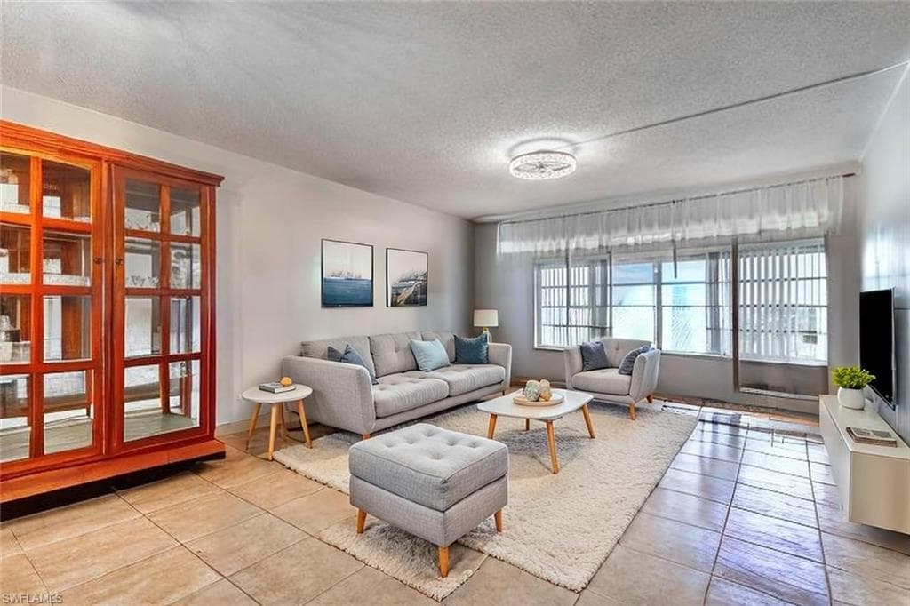 1828 Pine Valley DR 309 FORT MYERS, FL 33907
