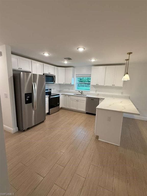 2378 Highland AVE FORT MYERS, FL 33916