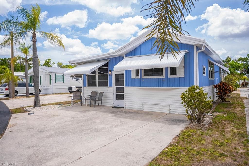 178 Caravan CIR NORTH FORT MYERS, FL 33903