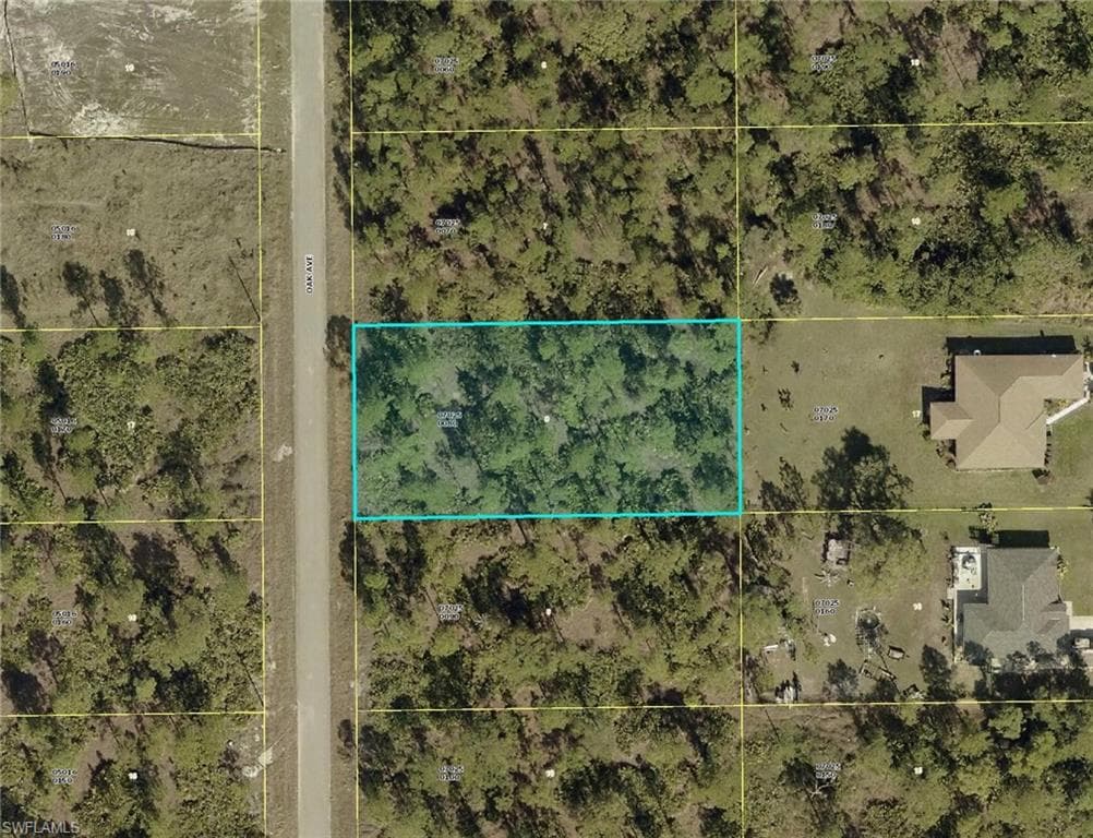 908 Oak AVE LEHIGH ACRES, FL 33972