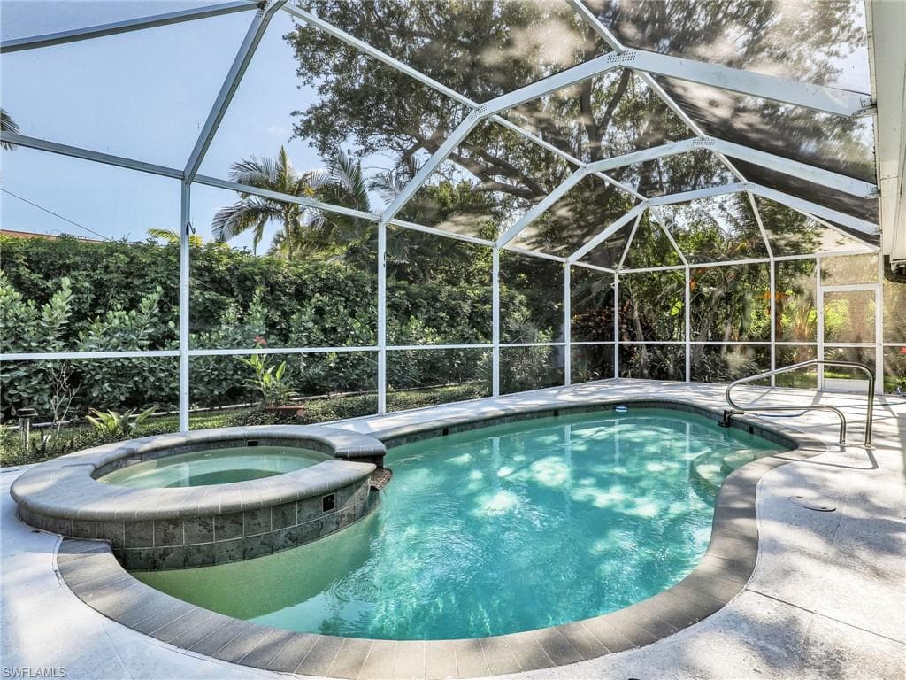 2554 Outrigger LN NAPLES, FL 34104