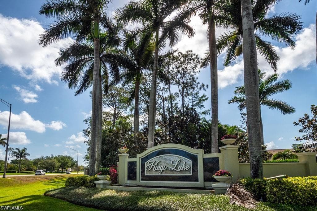 1706 Kings Lake BLVD 204 NAPLES, FL 34112