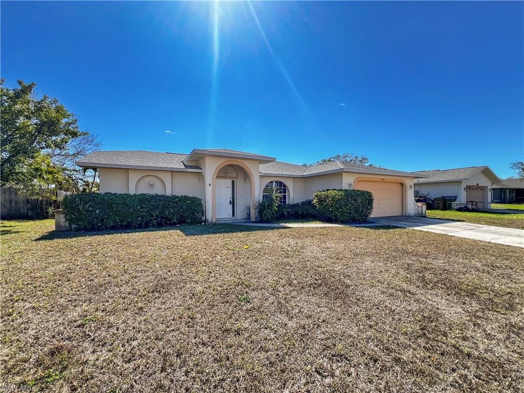 208 SE 17th ST CAPE CORAL, FL 33990