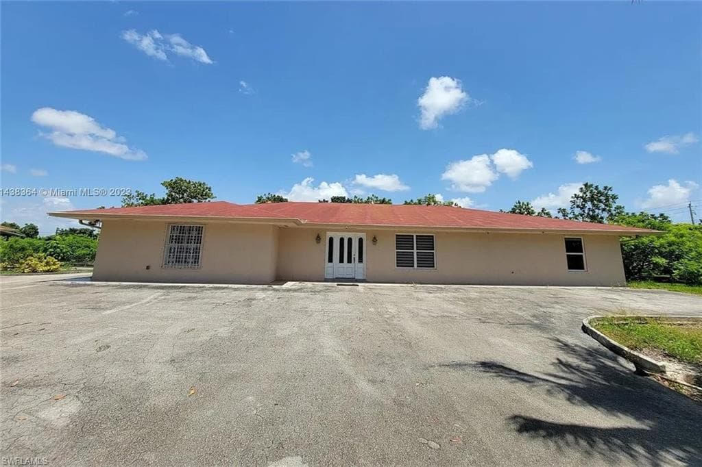 15900 SW 197th AVE MIAMI, FL 33187