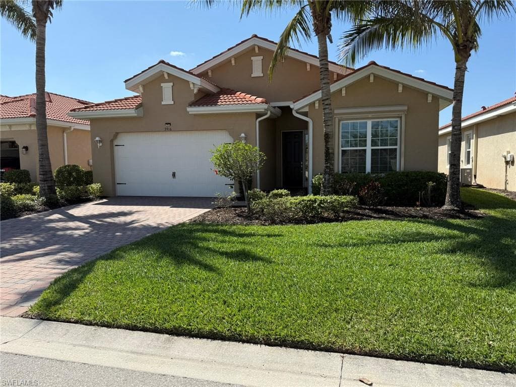 3916 King Edwards ST FORT MYERS, FL 33916