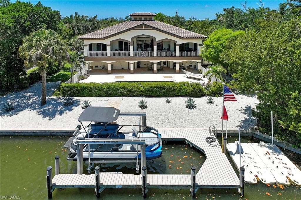 1066 Bailey RD SANIBEL, FL 33957