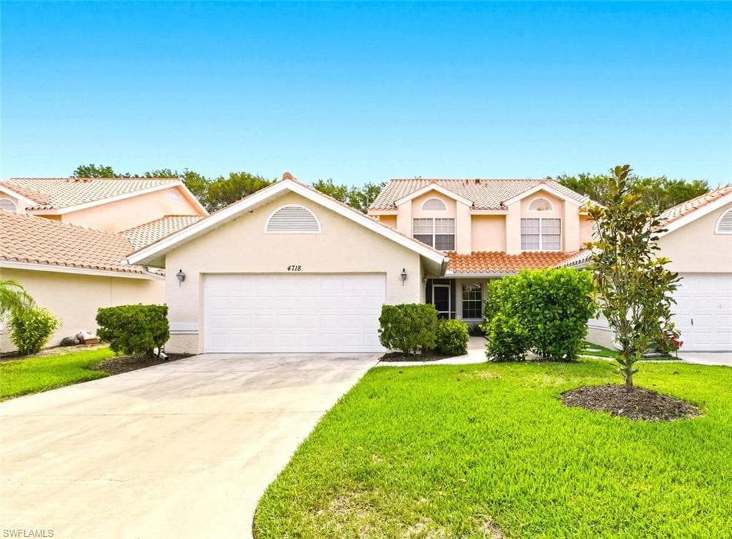 4718 Via Carmen NAPLES, FL 34105