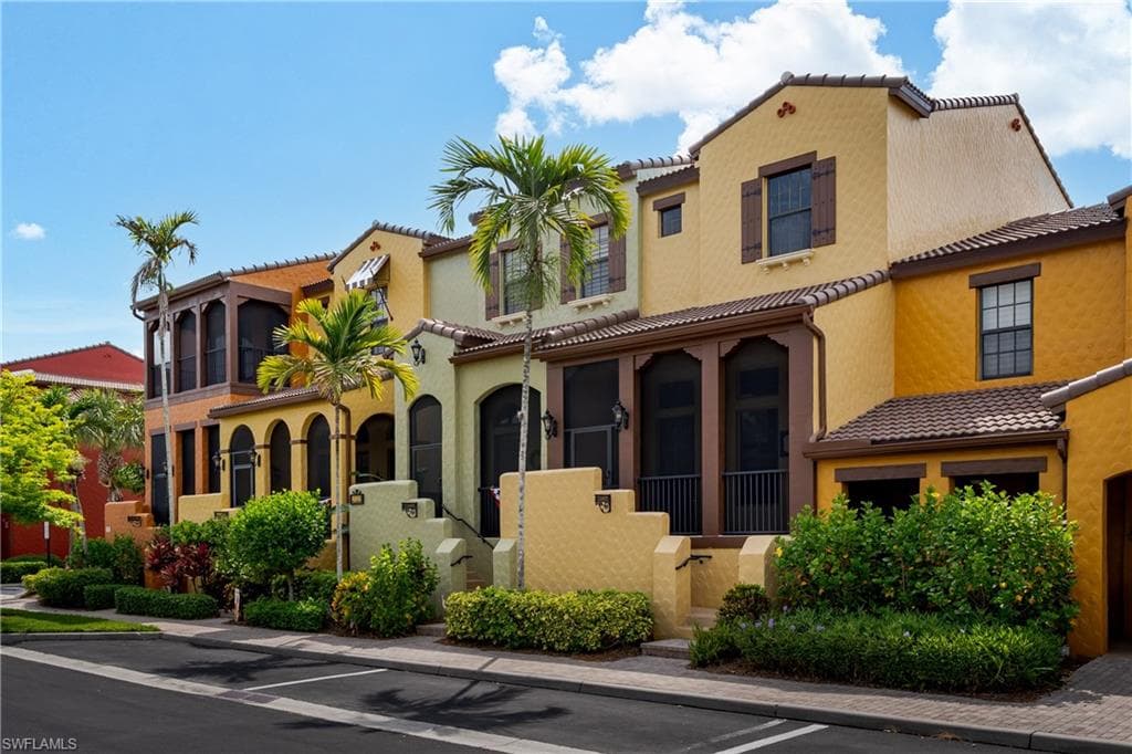 9098 Capistrano ST S 7107 NAPLES, FL 34113