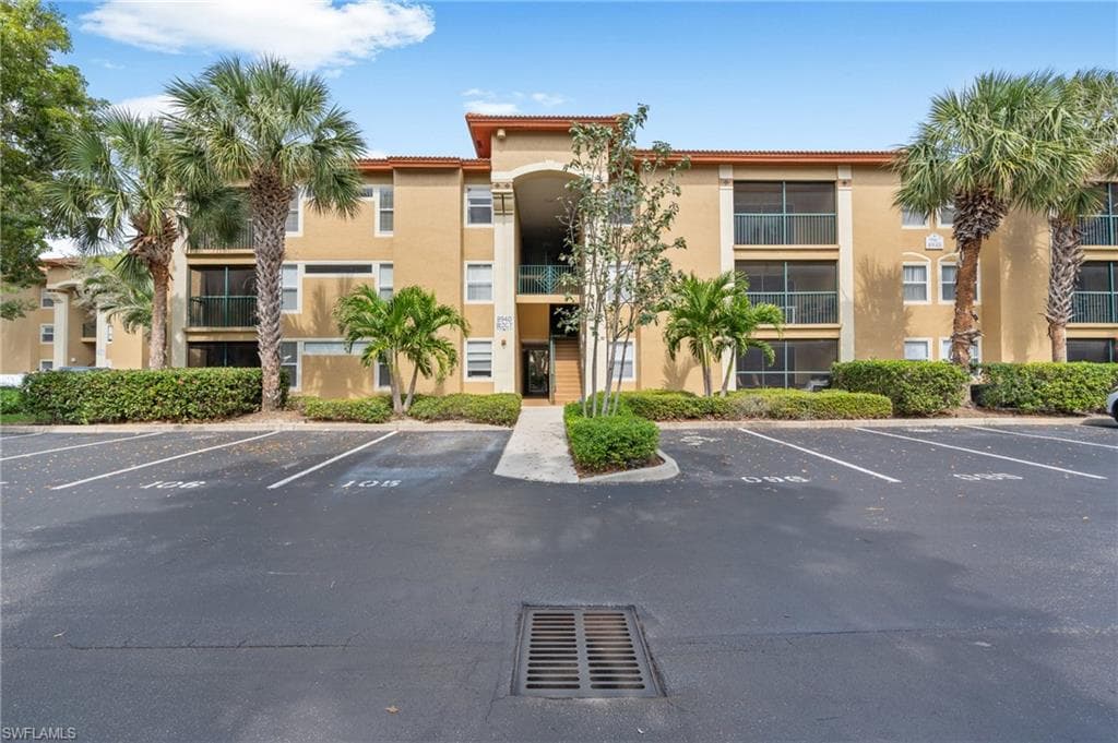 8940 Colonnades CT E 734 BONITA SPRINGS, FL 34135