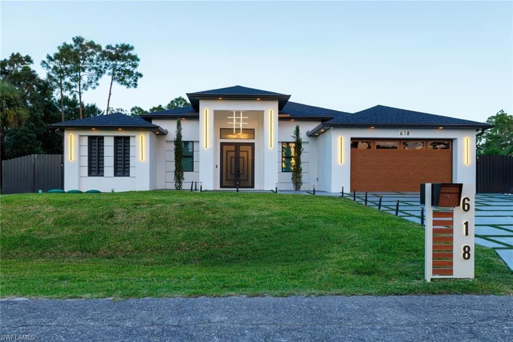 618 North AVE LEHIGH ACRES, FL 33972