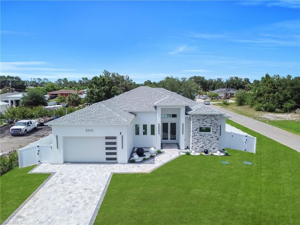 2900 41st ST SW LEHIGH ACRES, FL 33976