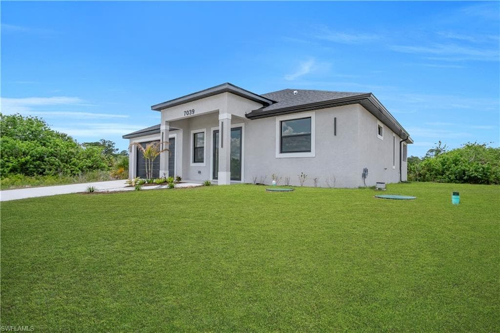 7039 Berwick CIR LABELLE, FL 33935