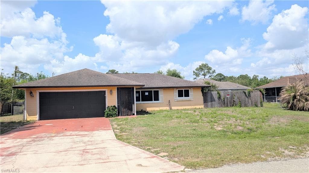 521 5th AVE LEHIGH ACRES, FL 33972