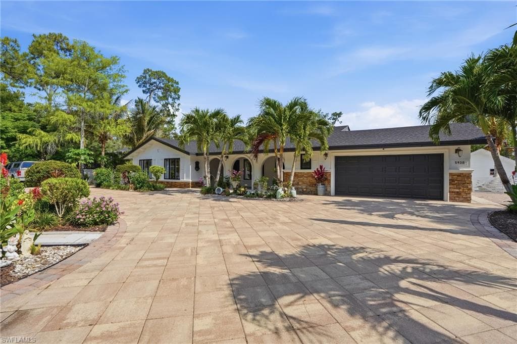 5930 Sea Grass LN NAPLES, FL 34116