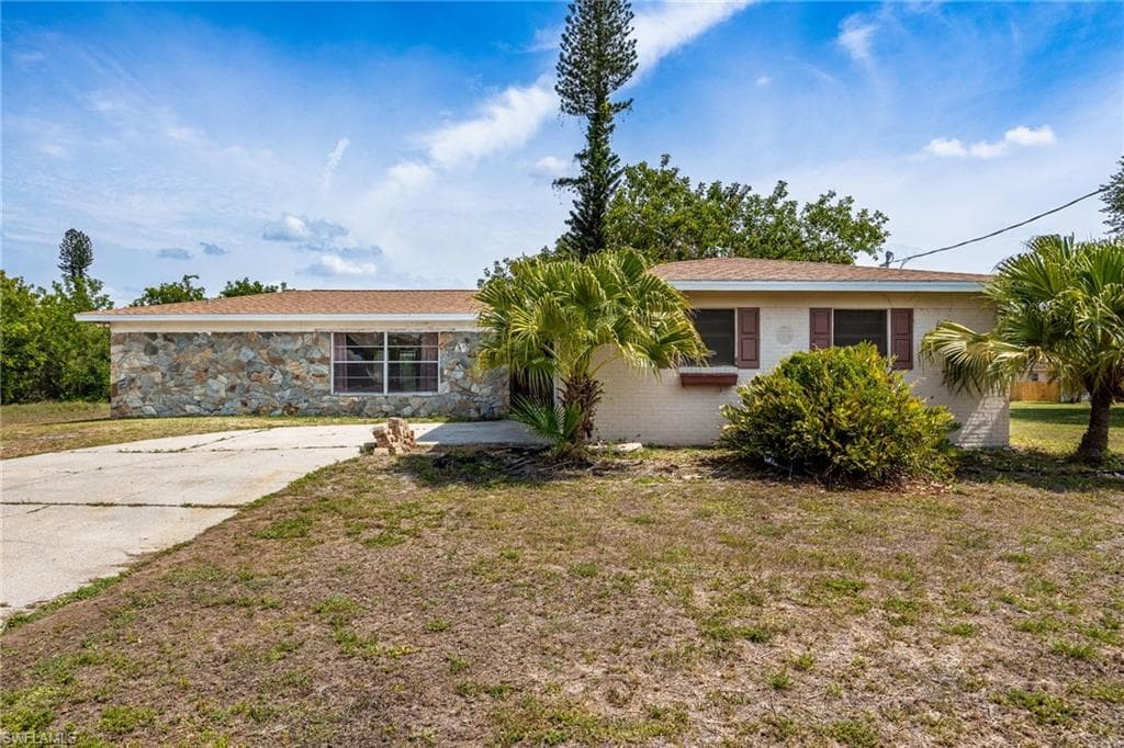 12401 Davis BLVD FORT MYERS, FL 33905