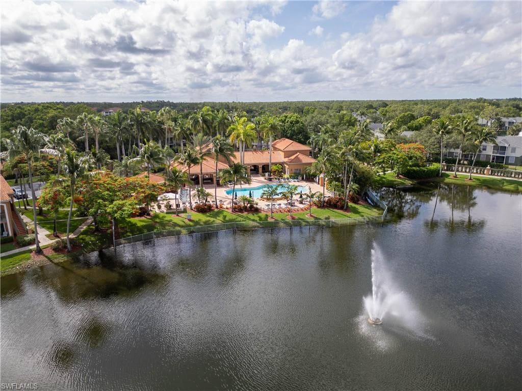 1250 Wildwood Lakes BLVD 206 NAPLES, FL 34104